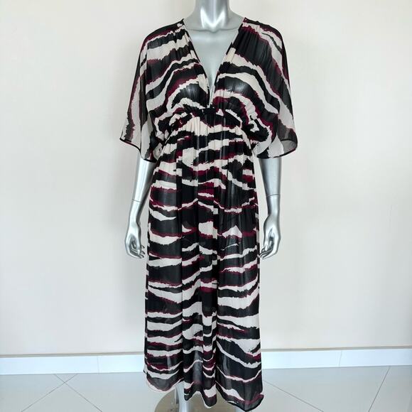 Dresses & Skirts - Women beach cover size M